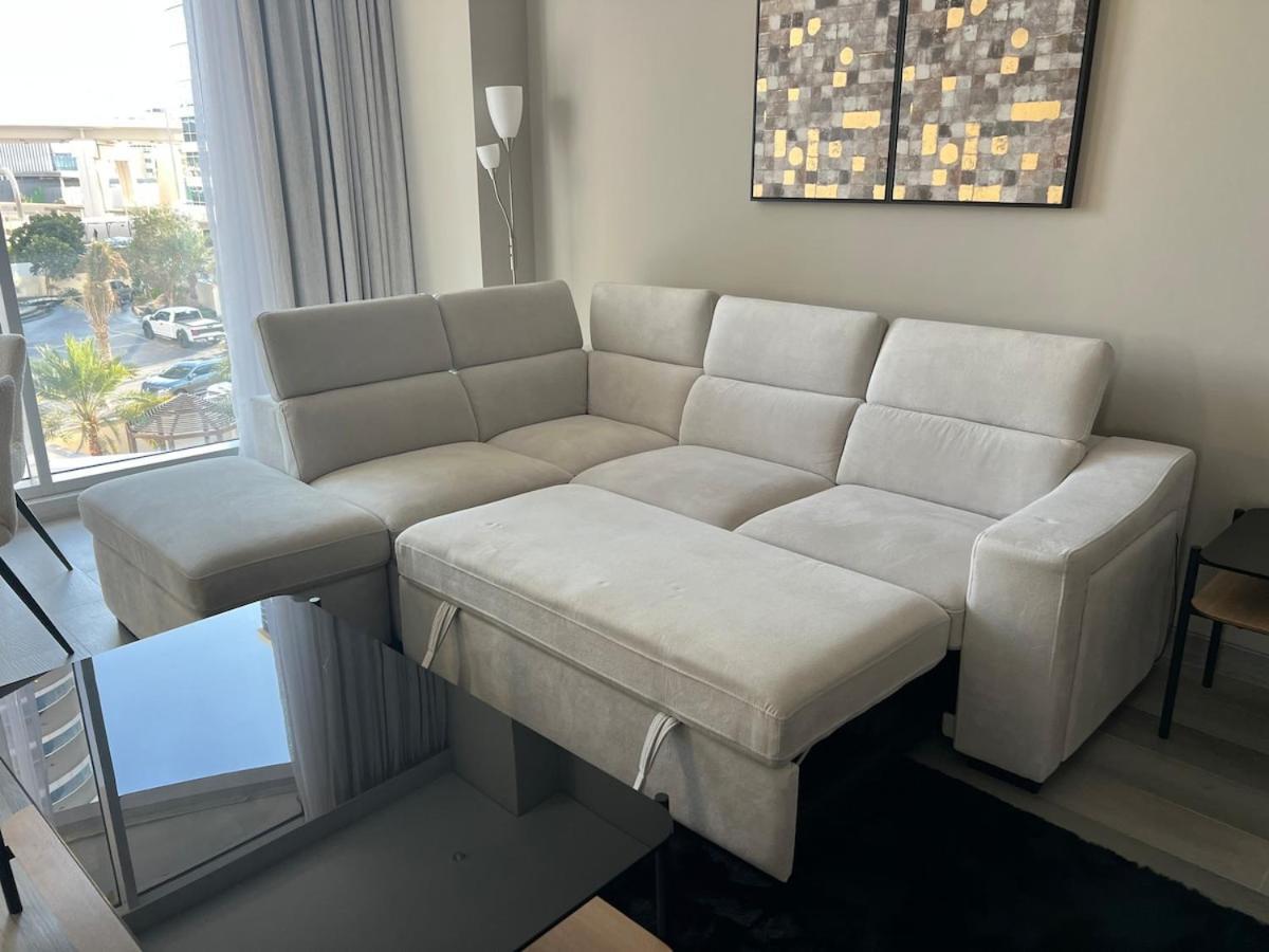Cozy Flat Close To From And Metro Dubai